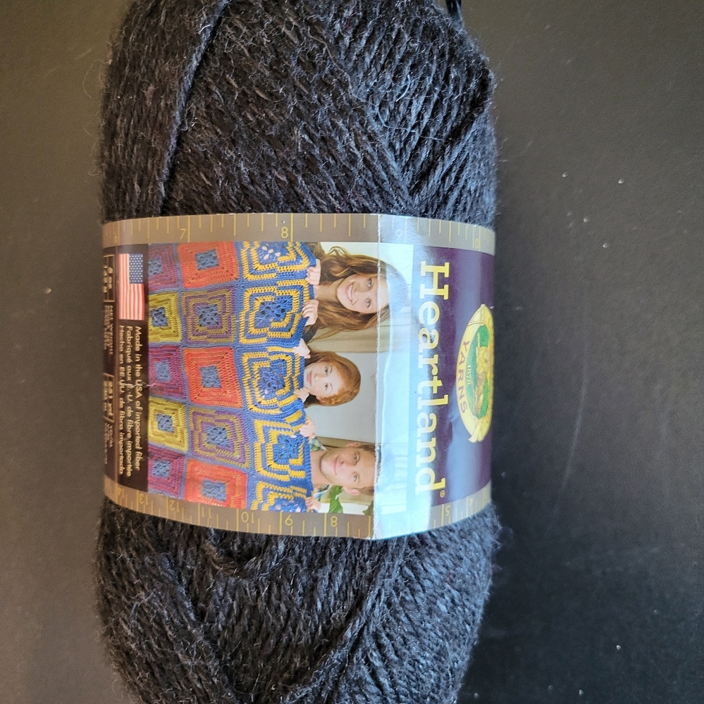 Partial skeins of yarn, Heartland in black